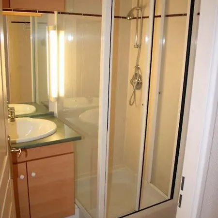 + Piscine+ Parking Prive. Quartier Minimes Apartment *