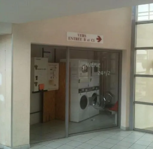 + Piscine+ Parking Prive. Quartier Minimes