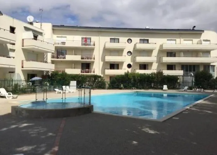 + Piscine+ Parking Prive. Quartier Minimes ラ・ロシェル